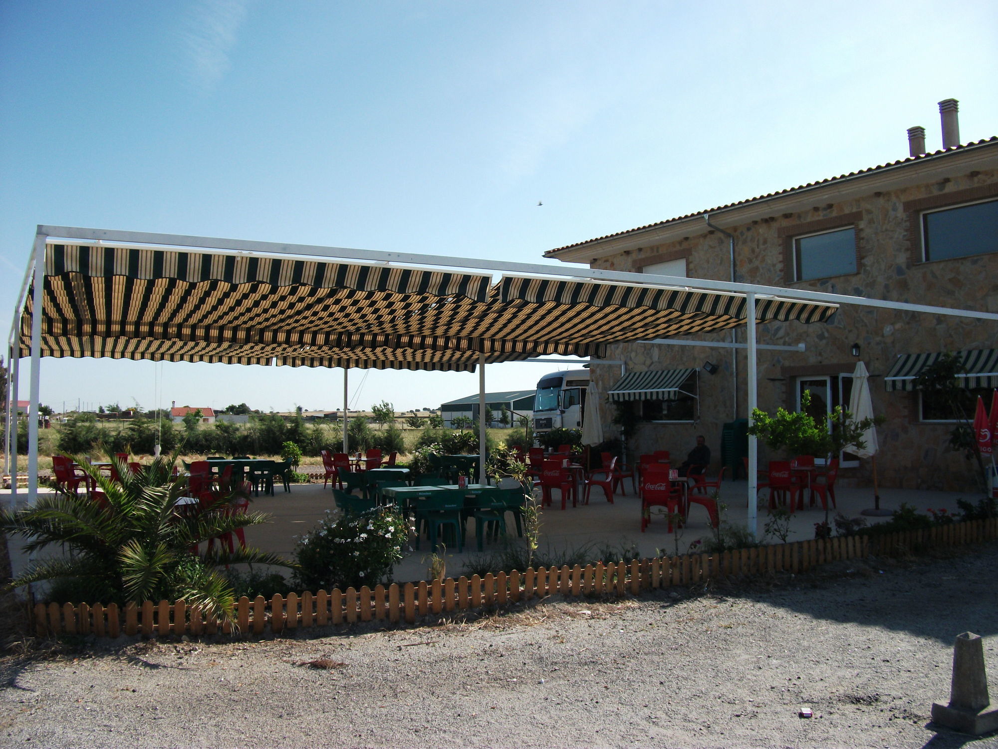 Hotel Restaurante Sostenible La Laguna Brozas Exterior foto
